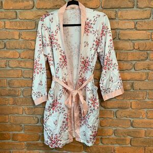 Morgan Lane x FabFitFun Robe Satin Floral Print Long Sleeve Tie Waist‎ White S/M